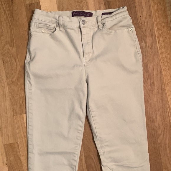 𝅺gloria Vanderbilt Amanda Khakis Ankle Jean Women’s 6 - Picture 6 of 11